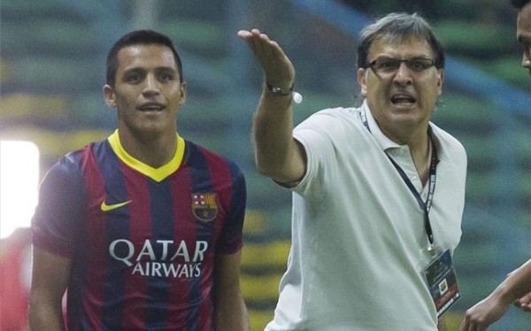 Alexis y el Tata Martino en el Barcelona.