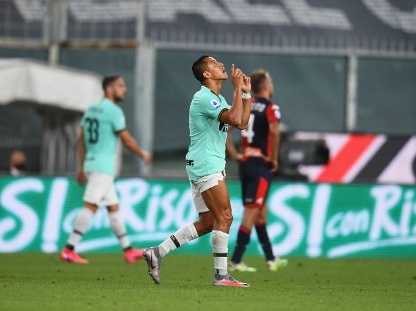Alexis festeja su gol ante Genoa.