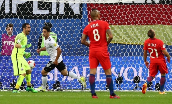 Stindl marcó el único tanto del partido gracias a la presión alemana en área chilena. (Foto: Getty)