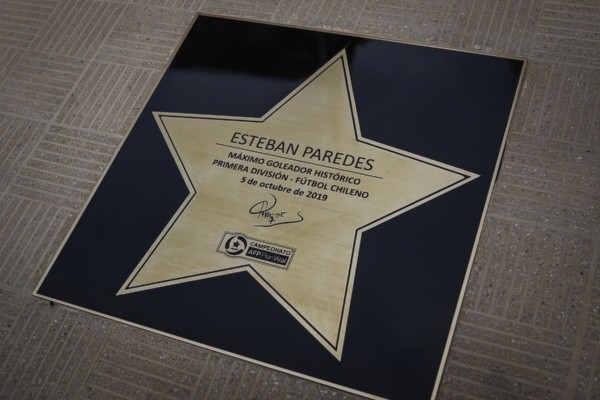 El reconocimiento a Paredes como el máximo goleador del fútbol chileno - AgenciaUno