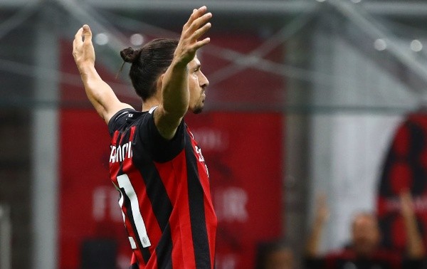 Zlatan Ibrahimovic lideró la goleada del AC Milan ante el Cagliari, que les da la clasificación a Europa League. Foto: Getty Images
