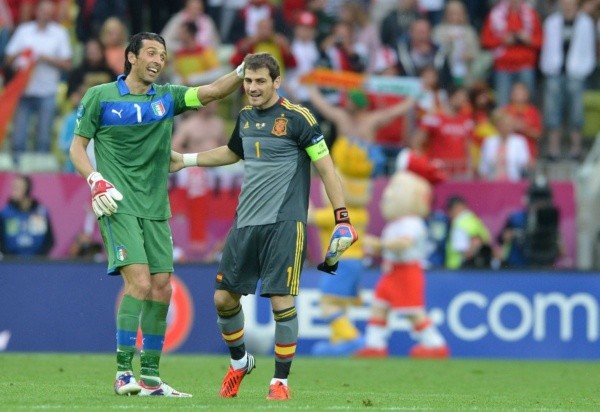 Buffon y Casillas en un duelo entre España e Italia (Getty Images)