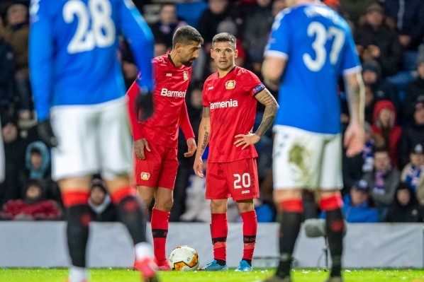 Charles Aránguiz vuelve a la cancha y será en un partido vital ante el cuadro de Steven Gerrard. (Foto: Getty)