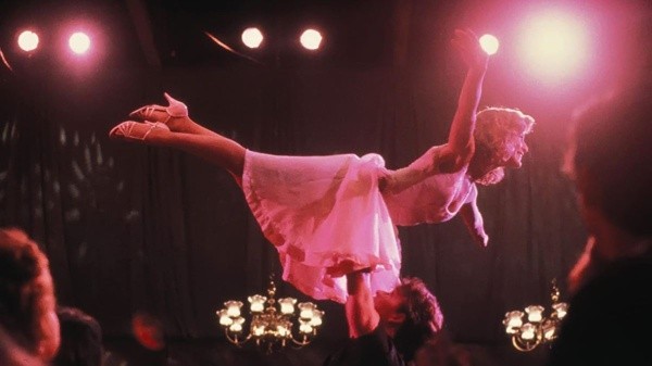 Uno de los momentos más icónicos de &quot;Dirty Dancing&quot;, con Jennifer Grey y Patrick Swayze.