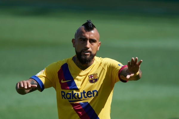 El volante chileno arrastraba una suspensión de la ida. Por lo mismo, tuvo que mirar el partido desde la tribuna. (FOTO: Getty)