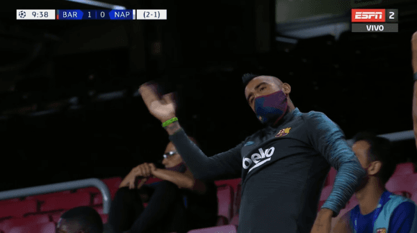 El gesto técnico de Vidal tras el primer gol de Barcelona
