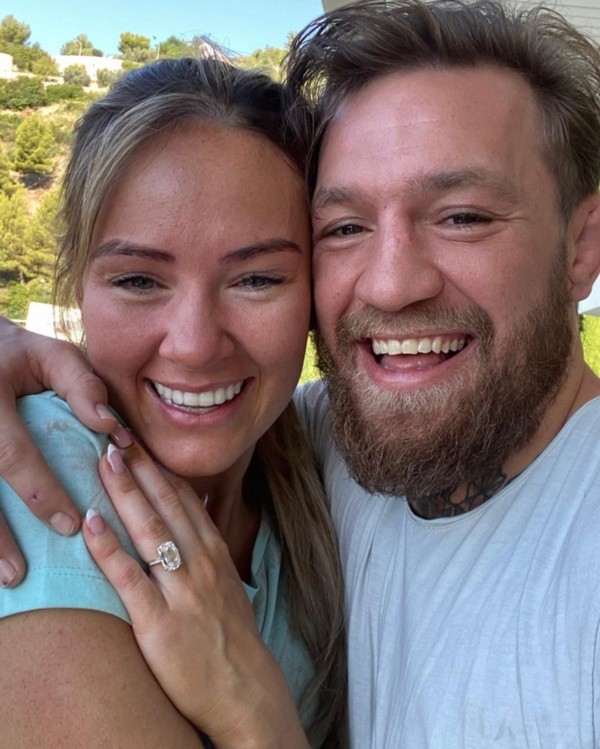 La historia de amor de Devlin y Mcgregor se hizo conocida luego que el luchador revelara el gran apoyo que le entregó la mujer en sus peores momentos.