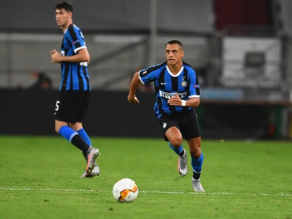 Alexis Sánchez jugaba un correcto partido contra el Leverkusen antes de la lesión.