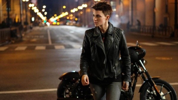 Ruby Rose en el rol de Kate Kane, en “Batwoman”.