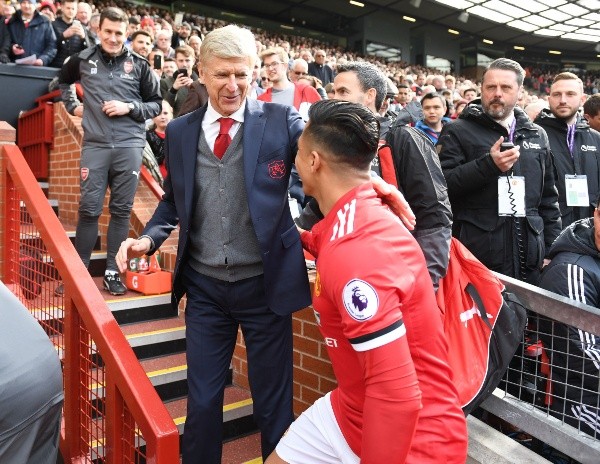 Wenger saluda a Alexis (Getty Images)