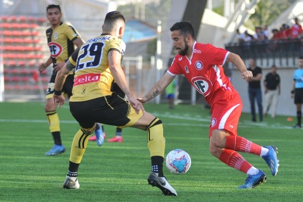 Fernando Cordero se mantiene vigente con la camiseta de Unión La Calera (Agencia Uno)