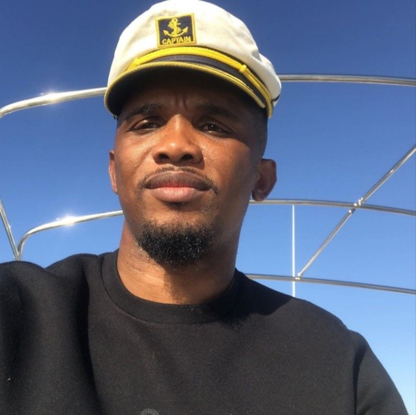 Samuel Eto’o reconoce que el Barcelona está navegando por aguas tormentosas