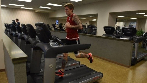 El volante se encuentra entrenando en las instalaciones de River Plate.