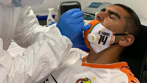 Cobresal ha realizado constantemente exámenes detectores del virus respiratorio a jugadores, cuerpo técnico y miembros del club.