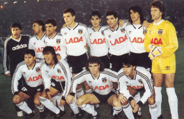 En 1991, cuando Colo Colo ganó la Copa Libertadores, vestía una camiseta Adidas. | Foto: Archivo
