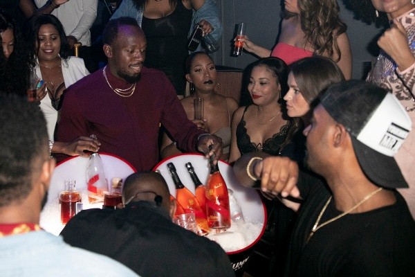 El ex atleta habría contraído el COVID tras celebrar su cumpleaños con una enorme fiesta en Jamaica.