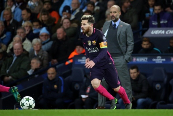 Messi enfrentando al City de Pepe (Getty Images)