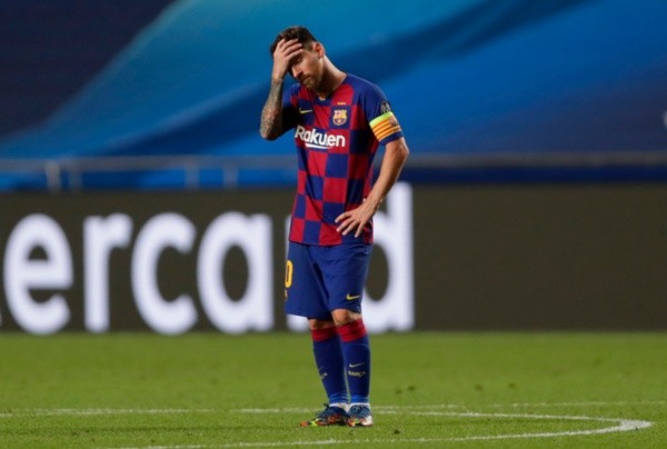 Lionel Messi pide su salida de Barcelona después de 20 años, conmocionando al mundo. | Foto: Getty Images