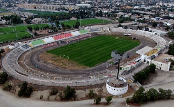 El Estadio Municipal de La Cisterna tiene una capacidad de 8.000 personas. Foto: Agencia Uno