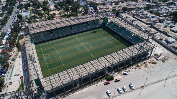 El Estadio Bicentenario Municipal Luis Valenzuela Hermosilla tiene una capacidad de 8.500 espectadores. Foto: Agencia Uno