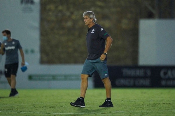 Manuel Pellegrini entrenando al Real Betis