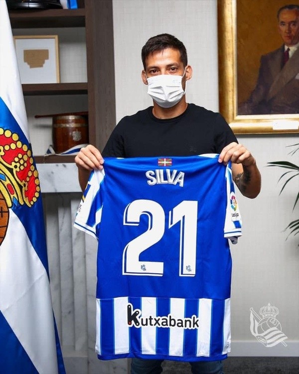 Silva recibió el diagnóstico positivo por COVID a horas de haber sido presentado por la Real Sociedad.