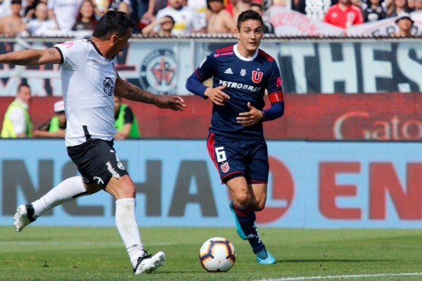 Paredes marcó en el último Superclásico ante la U. Fue el gol que lo dejó como el máximo anotador en la historia del fútbol chileno - AgenciaUno
