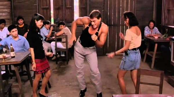 Jean-Claude Van Damme bailando en 'Kickboxer'
