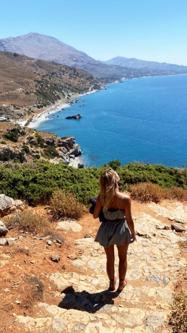 La ex de Alexis Sánchez, Anna Modler, en su viaje a Italia y Grecia con el chico reality Marco Ferri. (3)