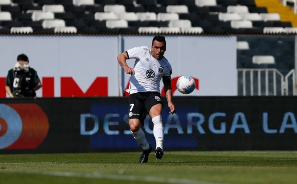 Esteban Paredes le marcó un golazo a Santiago Wanderers y seguirá en el equipo titular ante Universidad de Chile. | Foto: Agencia Uno