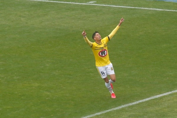 Antonio Ramírez anotó el gol que puso a Joaquín Lavín en el fútbol chileno. Foto: Agencia Uno