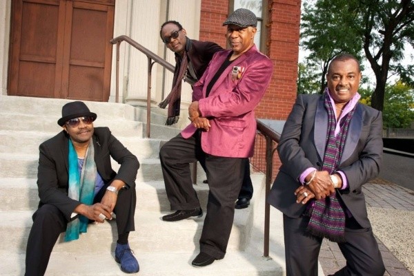 Los integrantes de Kool & The Gang, incluyendo a Ronald Bell.