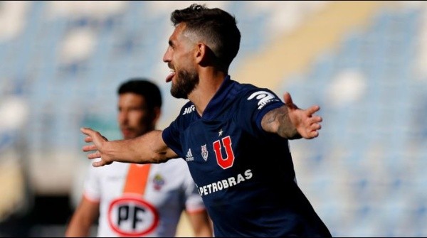 Joaquín Larrivey marcó un doblete en la victoria de Universidad de Chile sobre Cobresal