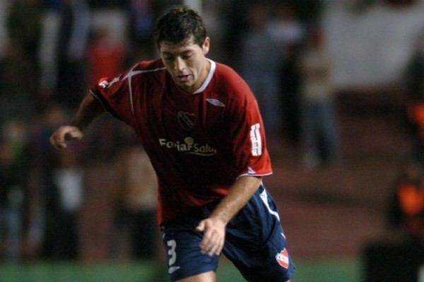 Pepe Rojas pasó en el 2006 a Independiente de Avellaneda, oportunidad en la que compartió con actuales figuras mundiales como Segio Agüero y Lucas Biblia.