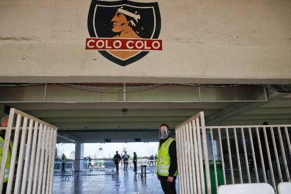 Al Estadio Monumental llegaron todos, menos el plantel de Colo Colo. Foto: Agencia Uno