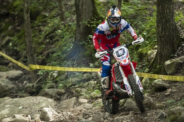 Herrera y Burns vuelven a la acción sobre las dos ruedas.