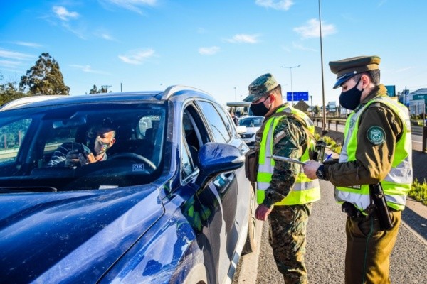 Carabineros fiscalizan Carabineros fiscalizan