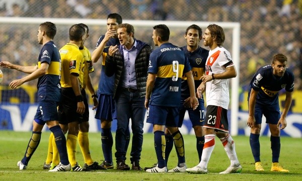 Darío Herrera demoró más de una hora en tomar la decisión de suspender el Boca-River de 2015
