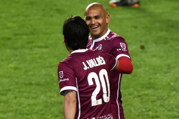 Humberto Suazo y Jaime Valdés jugarán contra Universidad de Chile. (Foto: Agencia UNO)