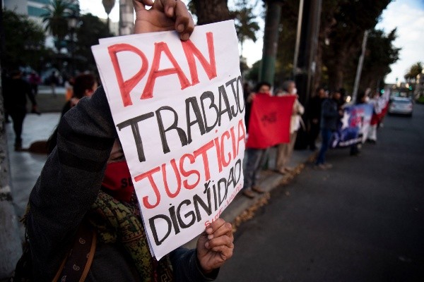 Marcha en Valparaíso exigiendo dignidad. Marcha en Valparaíso exigiendo dignidad.