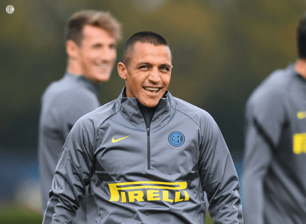 Alexis feliz en el entrenamiento de Inter