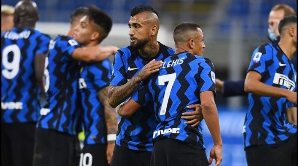 Alexis Sánchez y Arturo Vidal serán titulares en el debut del Inter en Champions League. Foto: Getty Images