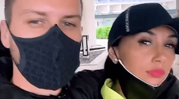 Pamela Díaz y Jean Philippe Cretton en el resort que los recibió con lluvia en el Caribe.