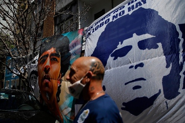 La operación salió bien y los profesionales de la salud pudieron eliminar el hematoma subdural que aquejaba a Maradona.