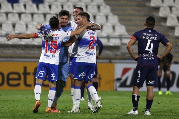 Con goles de Buonanotte y Zampedri los Cruzados lograron el boleto a octavos de la Sudamericana.