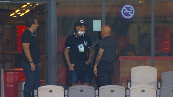 Eduardo Vargas y Jorge Sampaoli se reencontraron y vieron desde las tribunas la goleada del Atlético Mineiro ante Flamengo.