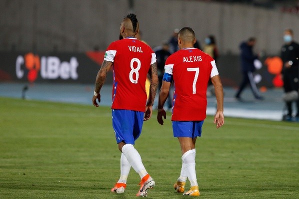 Arturo Vidal y Alexis Sánchez tienen con el corazón en la mano a Chile de cara a las eliminatorias. Foto: Agencia Uno