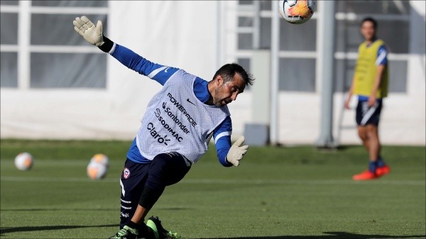 Claudio Bravo entrena en Eliminatorias Qatar 2022