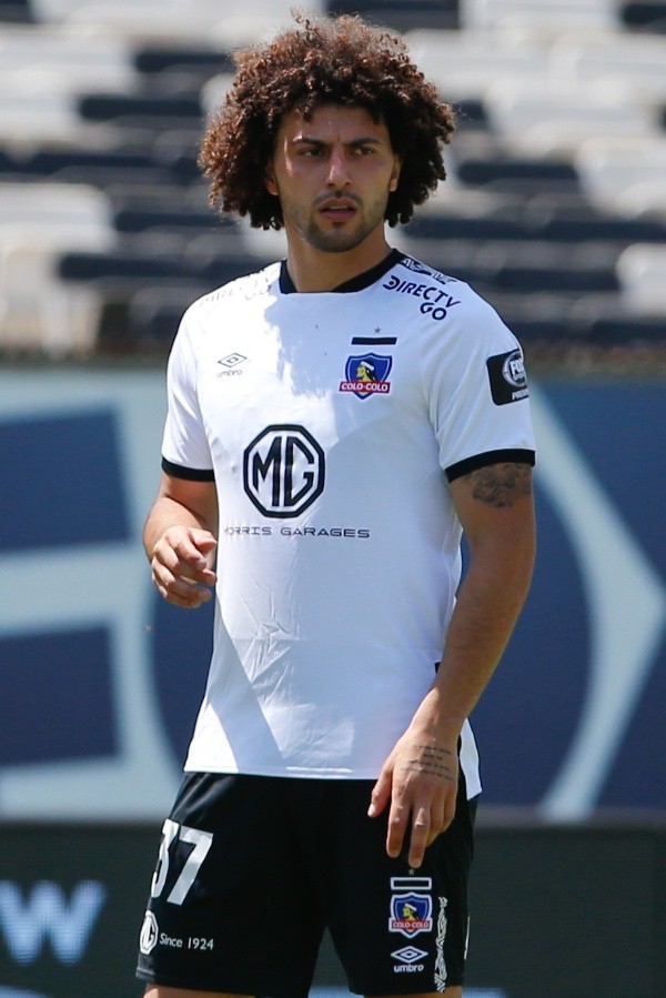 Maximiliano Falcón fue figura en su debut con Colo Colo. | Foto: Agencia Uno