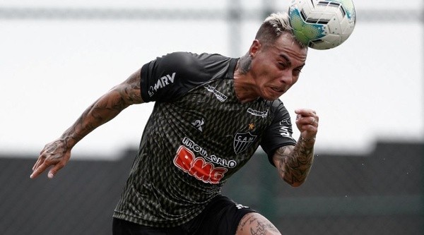 Eduardo Vargas se perfila como titular en el Mineiro ante Corinthians. Foto: Twitter